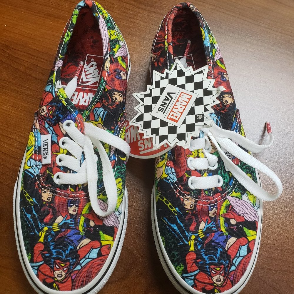 NWT Vans Marvel Sneakers Kids 1.5